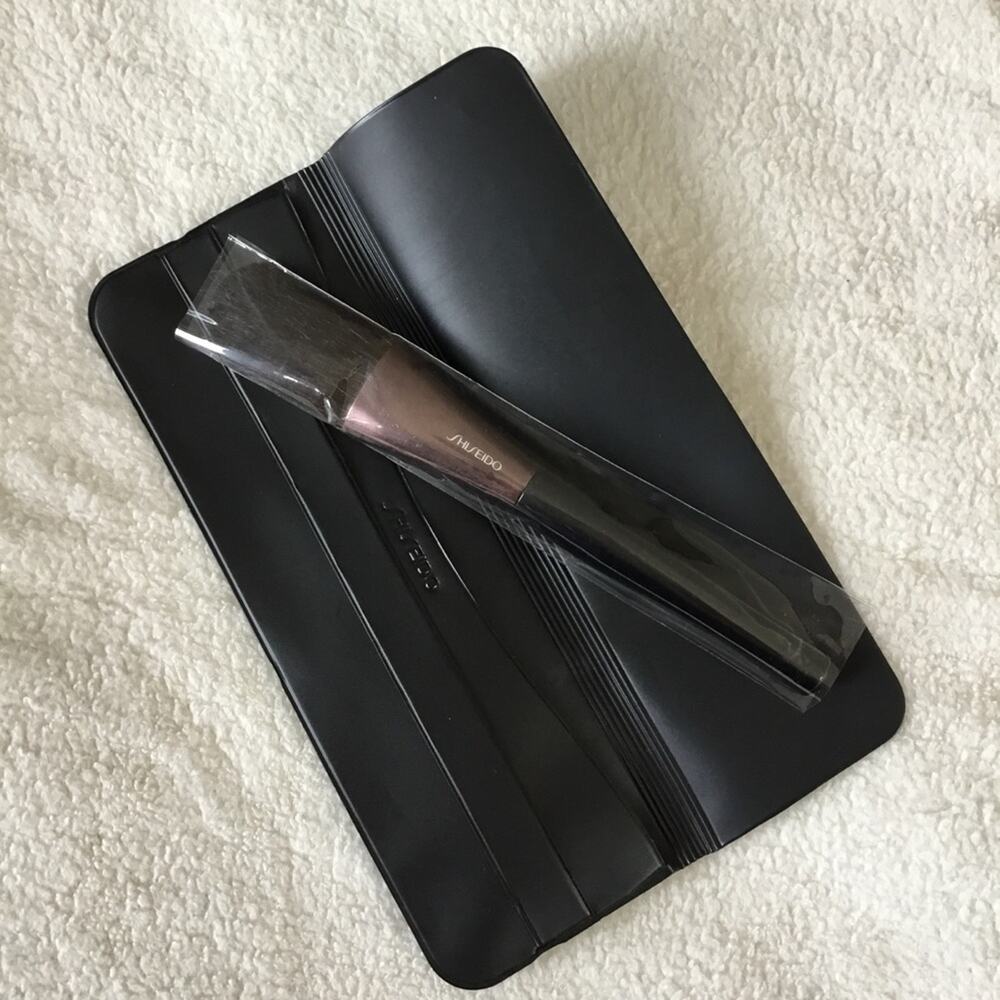 Shiseido Black Handle with Rose Metallic Ferrule Face Brush